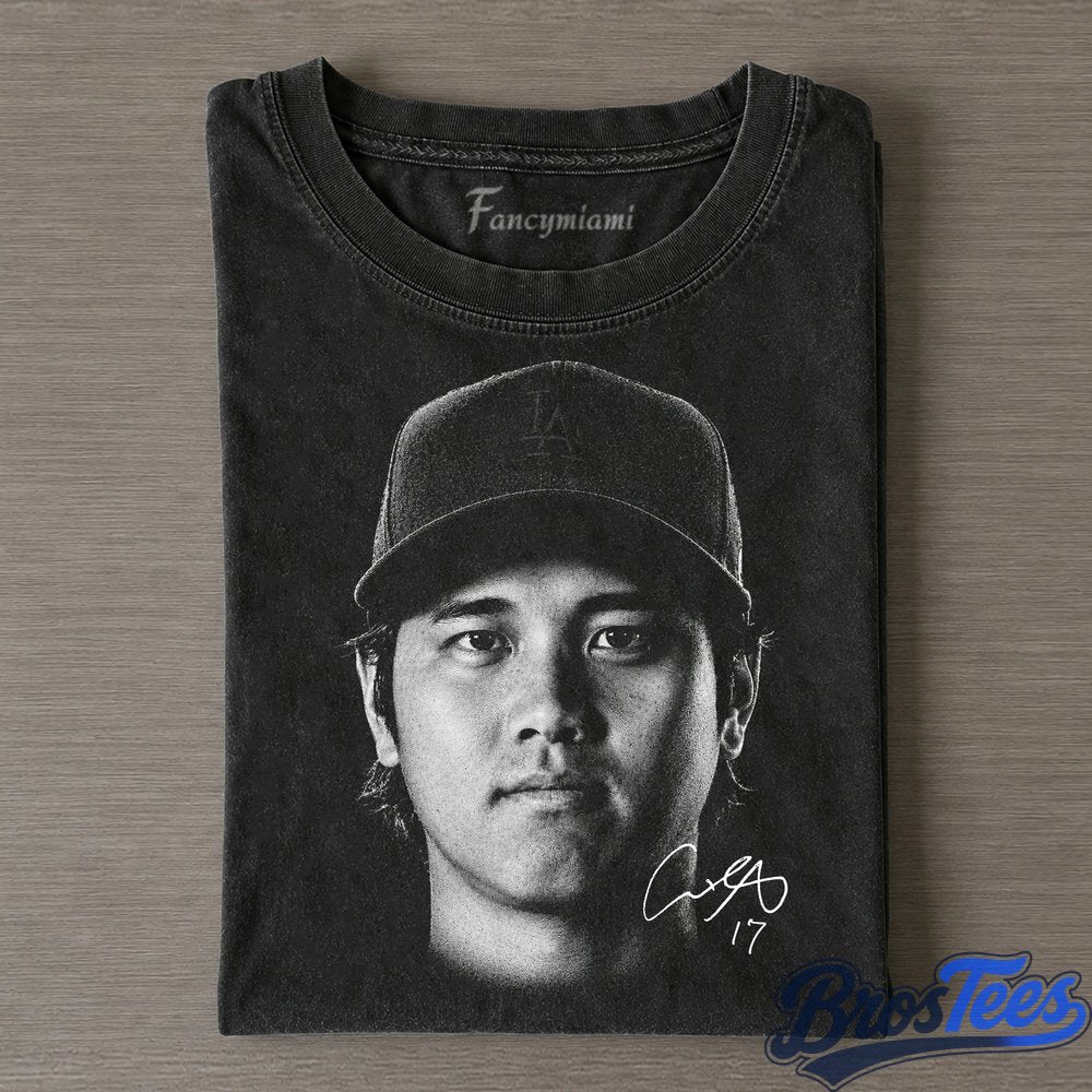 Los Angeles Dodgers Shohei Ohtani Drinking Beer and Middle Finger Tee
