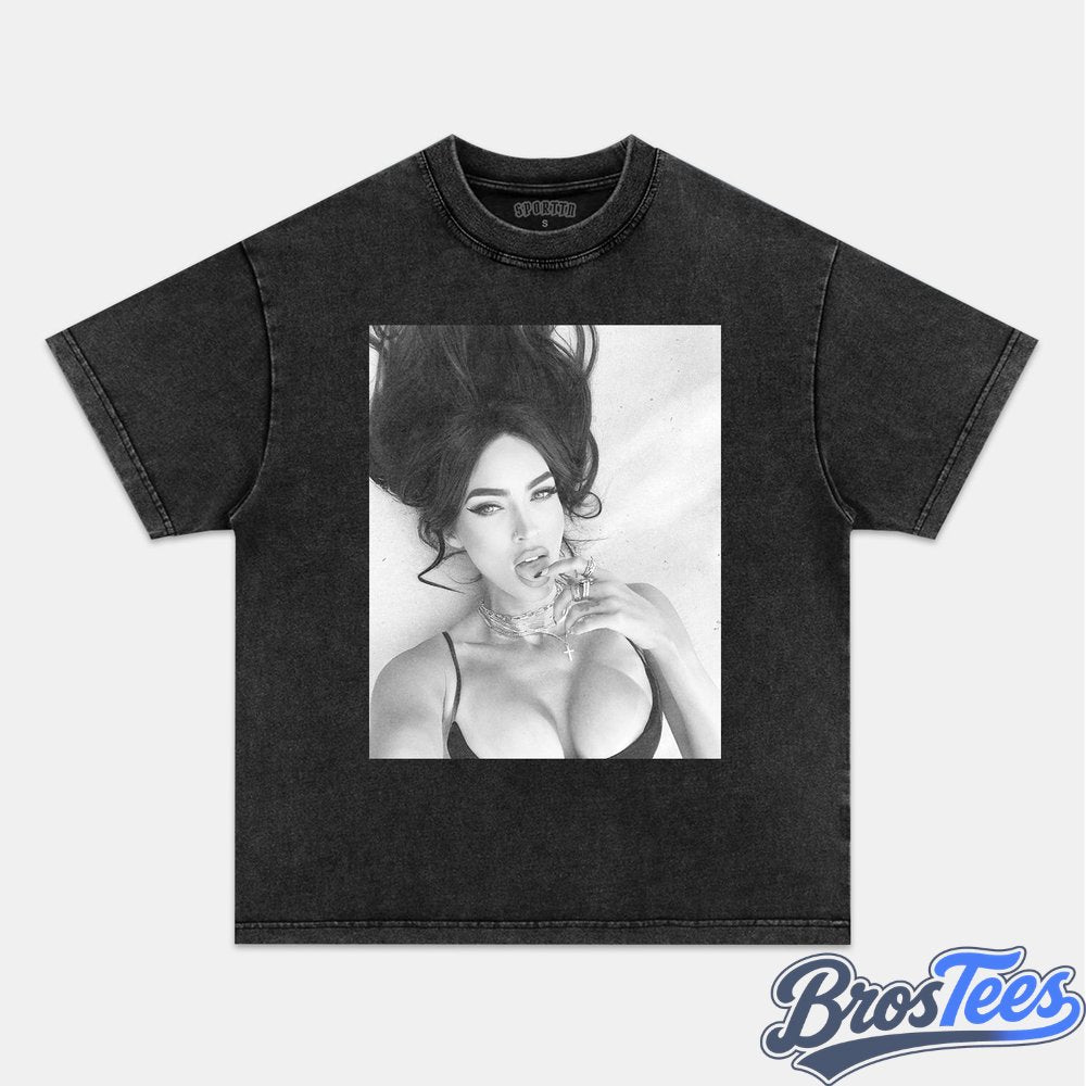 Megan Fox Lying Down With a Chain at Her Lips Tee